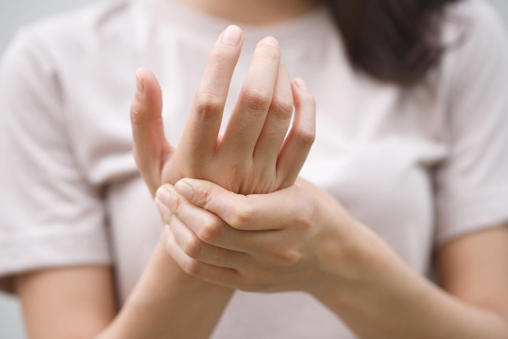 Osteoarthritis is a common cause of hand joint pain in the elderly. and those with a family history of degenerative knuckles