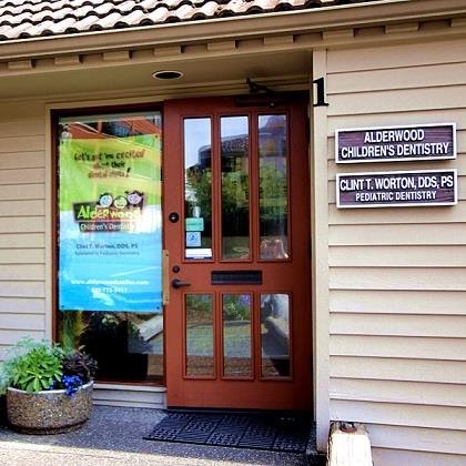 Alderwood children's dentistry - Front view outside