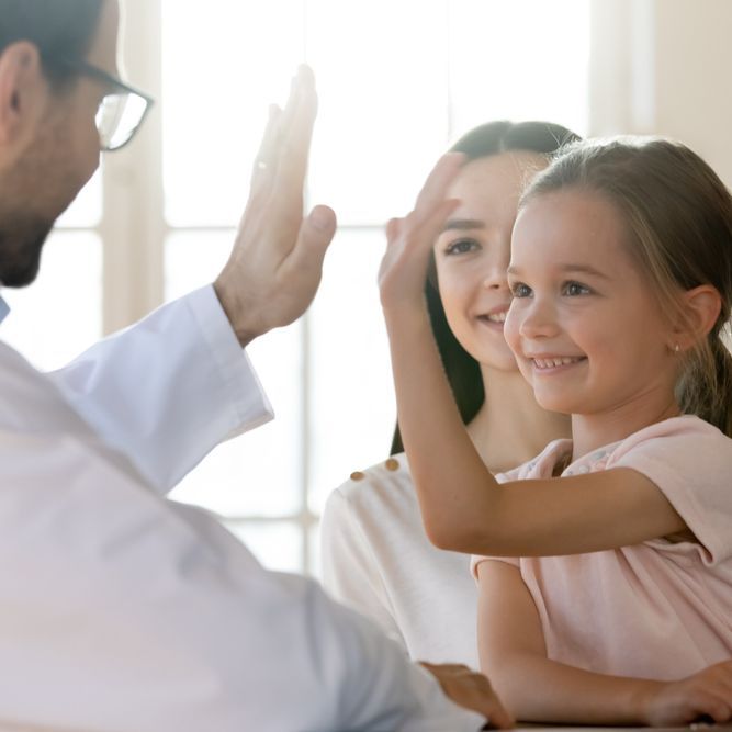 Pediatrician-Gives-Patient-High-Five