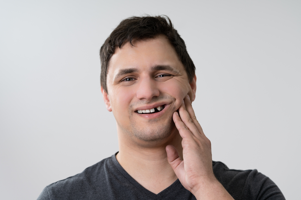 Broken Tooth: Types, Causes, and How to Fix It | Cromwell Dentists ...