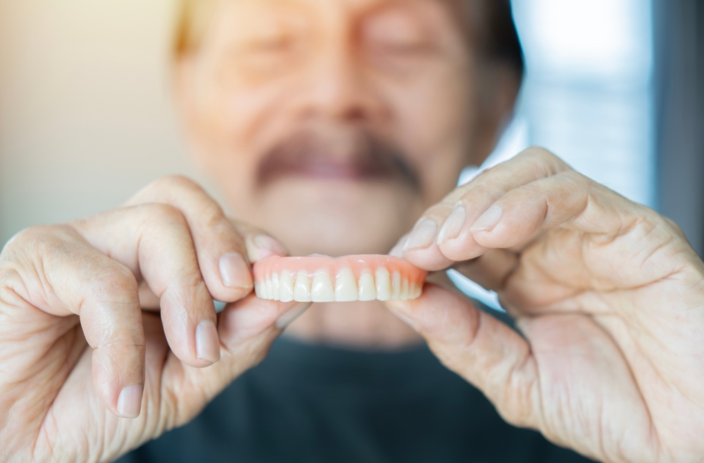 What to Expect When Upgrading from Dentures to Implants