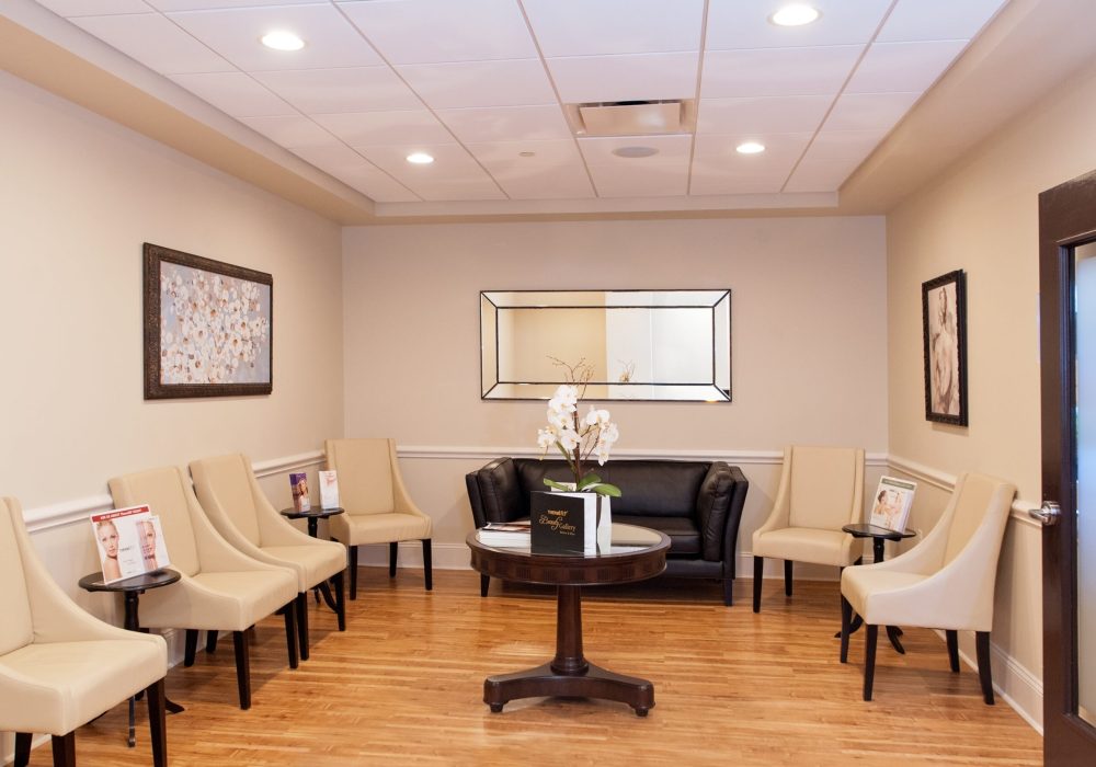 Jandali Plastic Surgery office waiting area