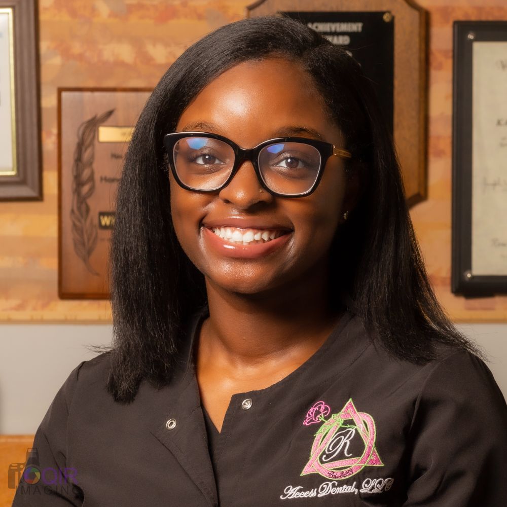 Atavia Kent (Lead Dental Assistant)