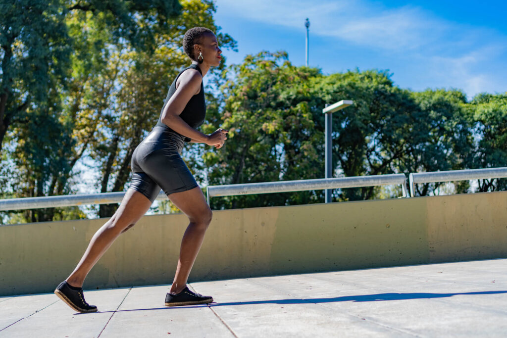 a black Afro-American woman in sportswear,