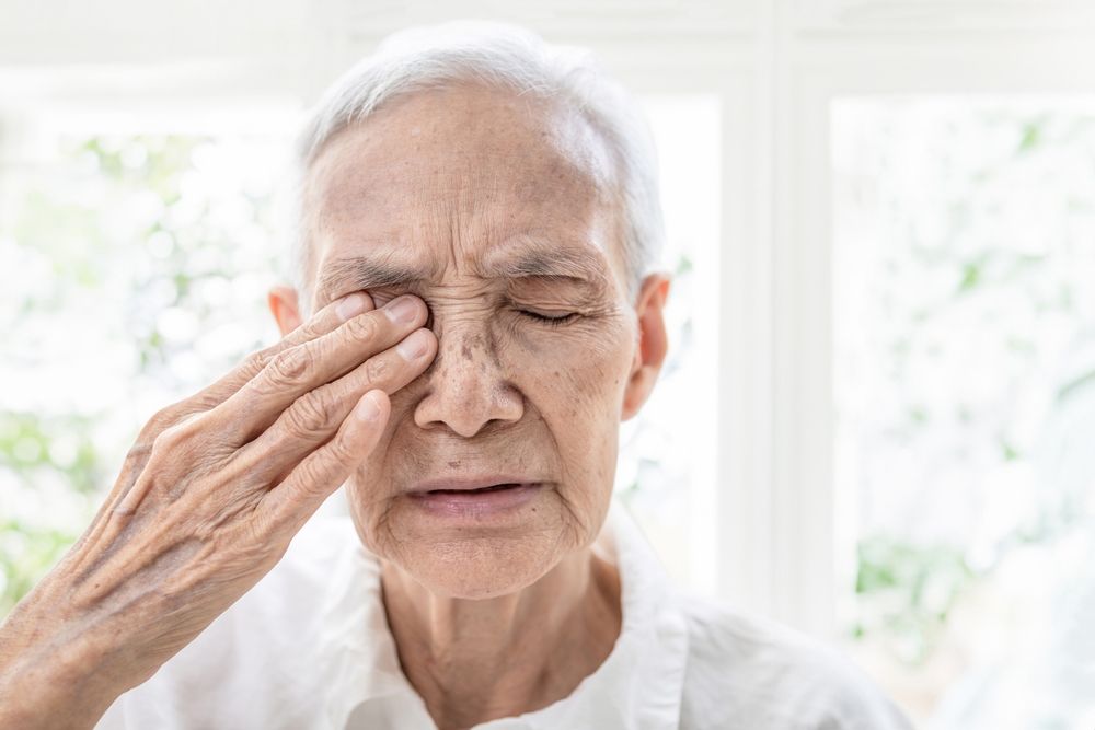 Insight Into Cataracts: Symptoms and Treatment Options | Estero, FL