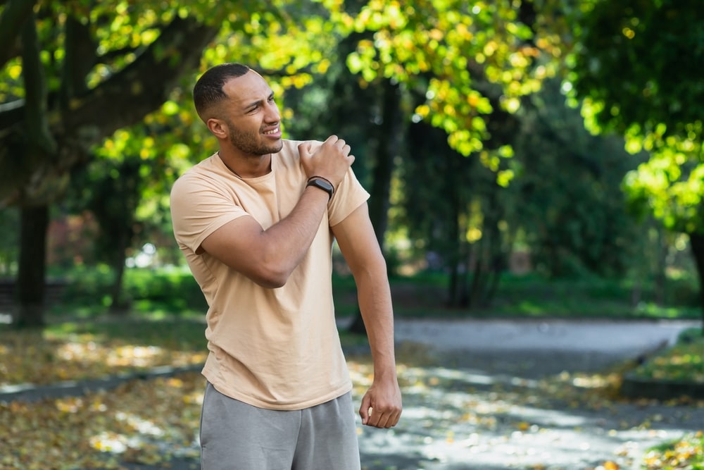 A man injured his shoulder during a fitness class