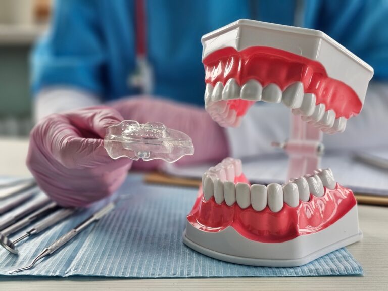 Dental mouth guard made of silicone