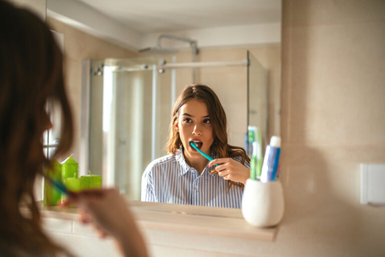 How To Properly Brush and Floss Your Teeth